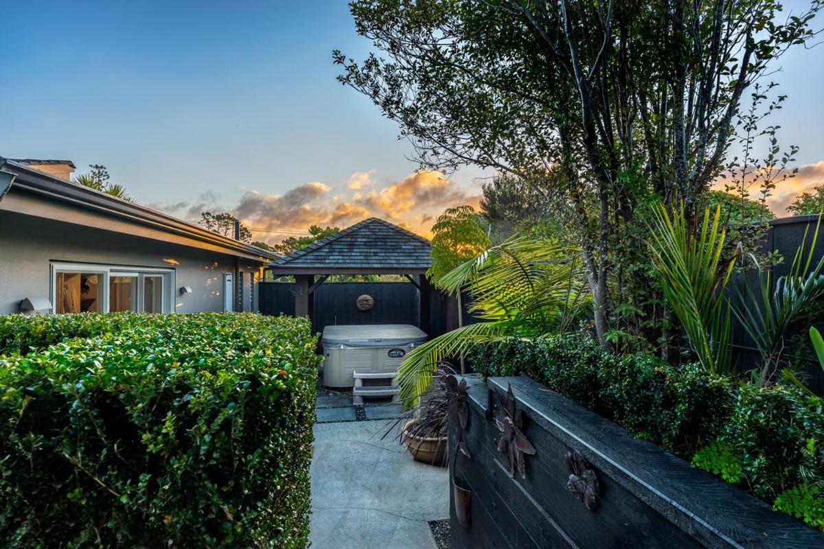 Private Luxury Waterfront Spa Villa Auckland Exterior photo